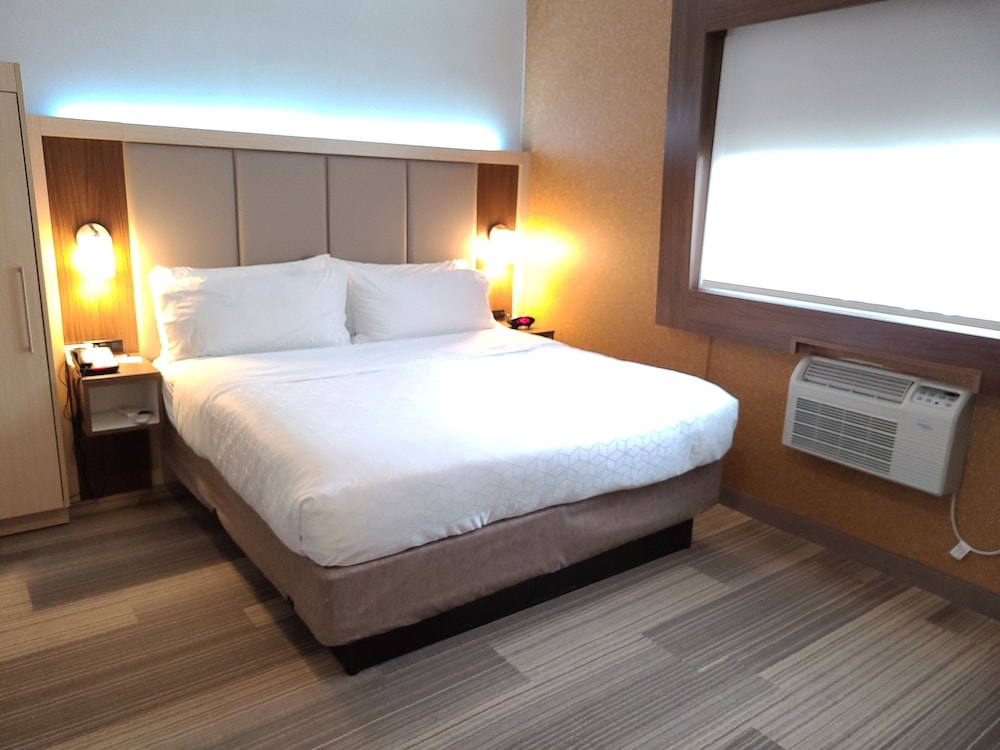 Holiday Inn Express Roslyn Manhasset Area an IHG Hotel - photo 4