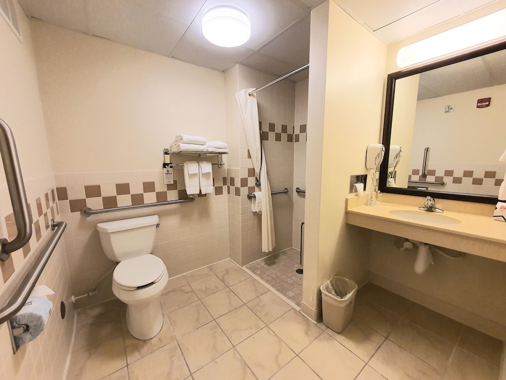 AmeriVu Inn & Suites Waconia - photo 51