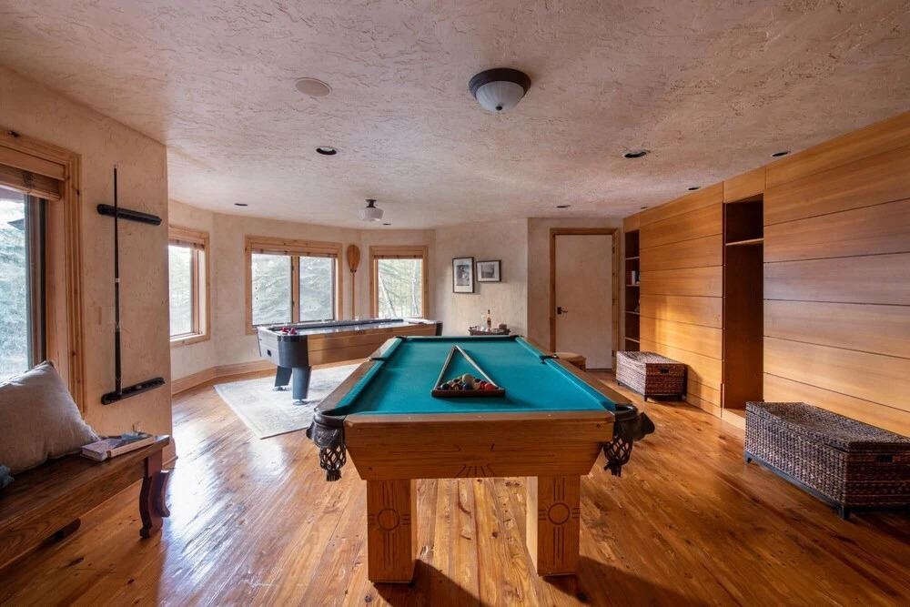 Cherry Ridge by Avantstay Incredible Mountain Mansion w Game Room Hot Tub & Views - photo 16