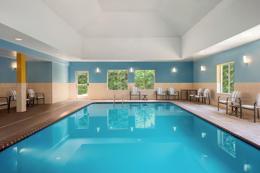 Holiday Inn Express Hotel & Suites Fredericksburg by IHG - photo 31
