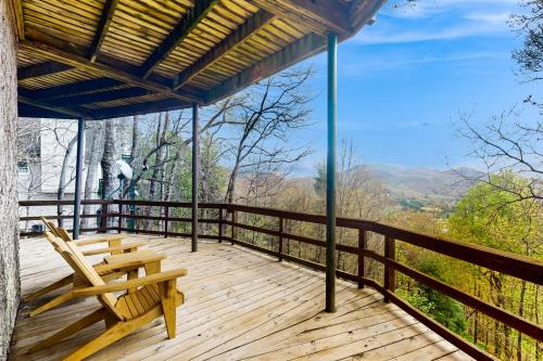 Mountain Nest - carbon neutral hotel in Unknown City