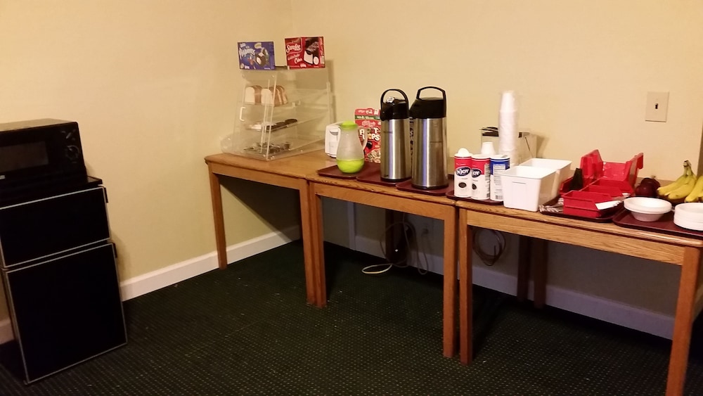Rapids Inn and Suites - photo 44