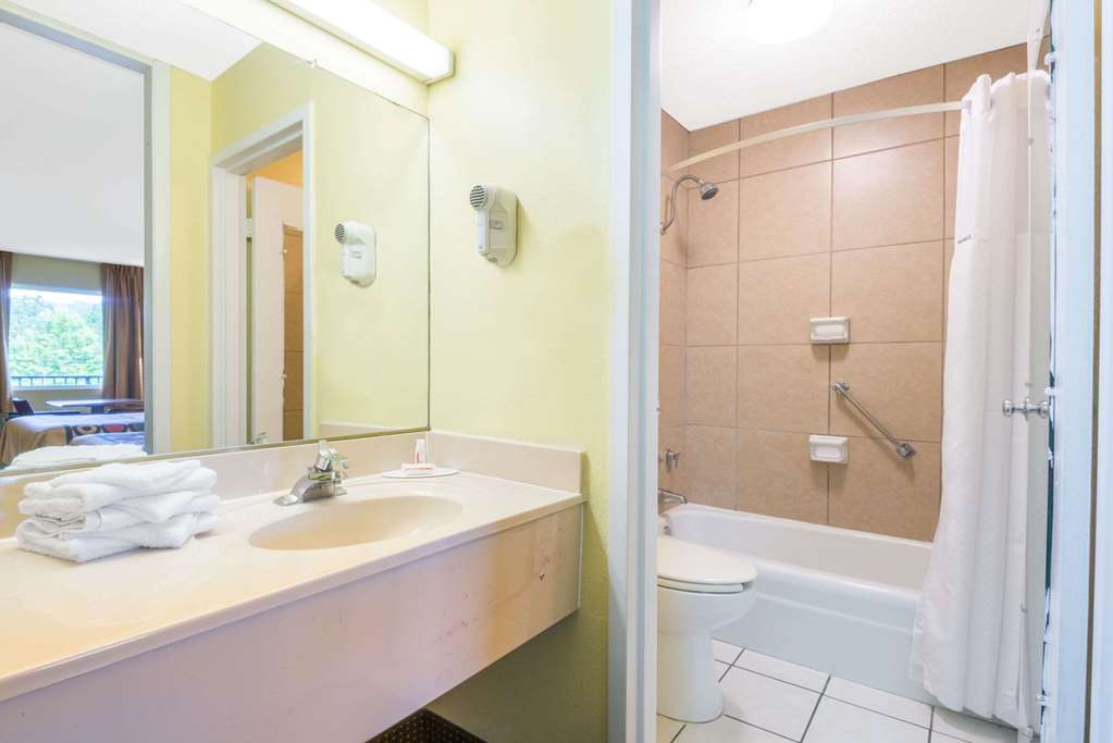 Super 8 by Wyndham Williamsburg - photo 8