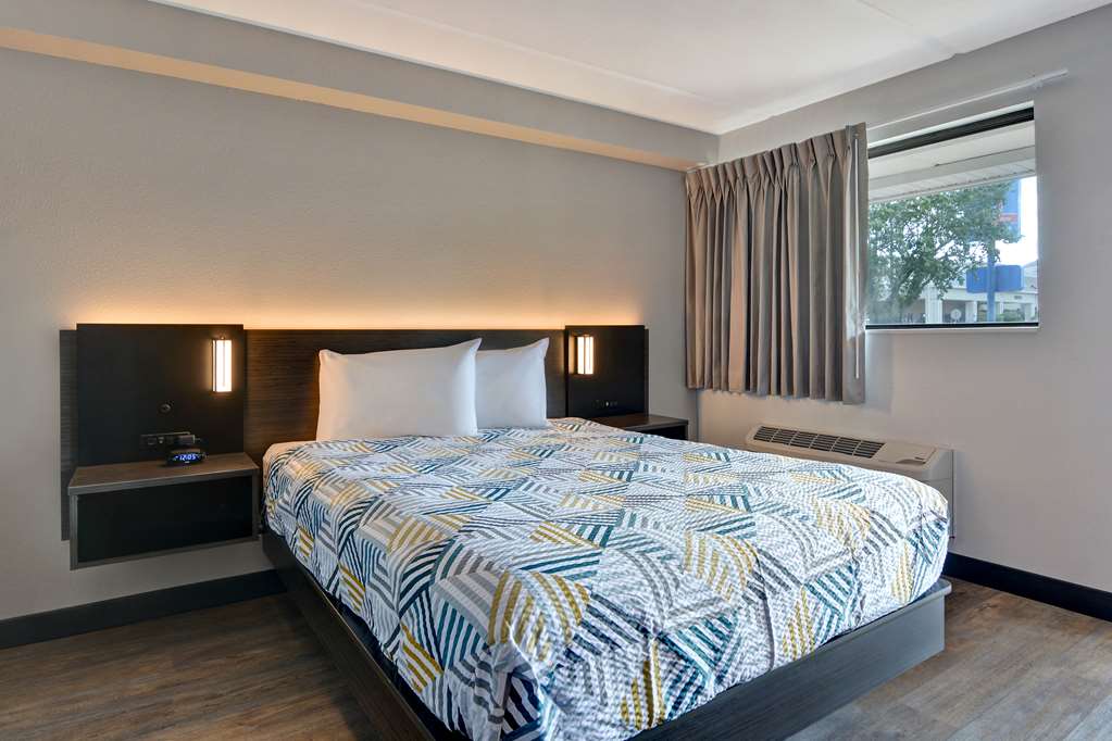Studio 6 Extended Stay Jacksonville FL Baymeadows - photo 13