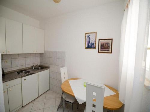 Apartments Bandalo One Bedroom Apartment with Balcony — 4-Star Luxury Hotel in Podstrana, Croatia