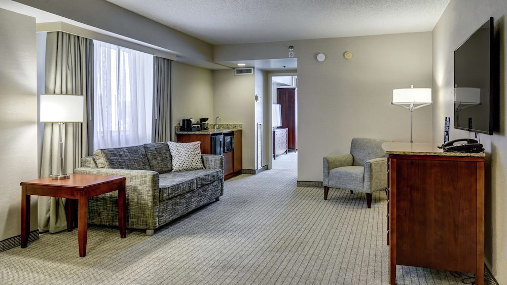 Embassy Suites by Hilton Cincinnati RiverCenter - photo 11