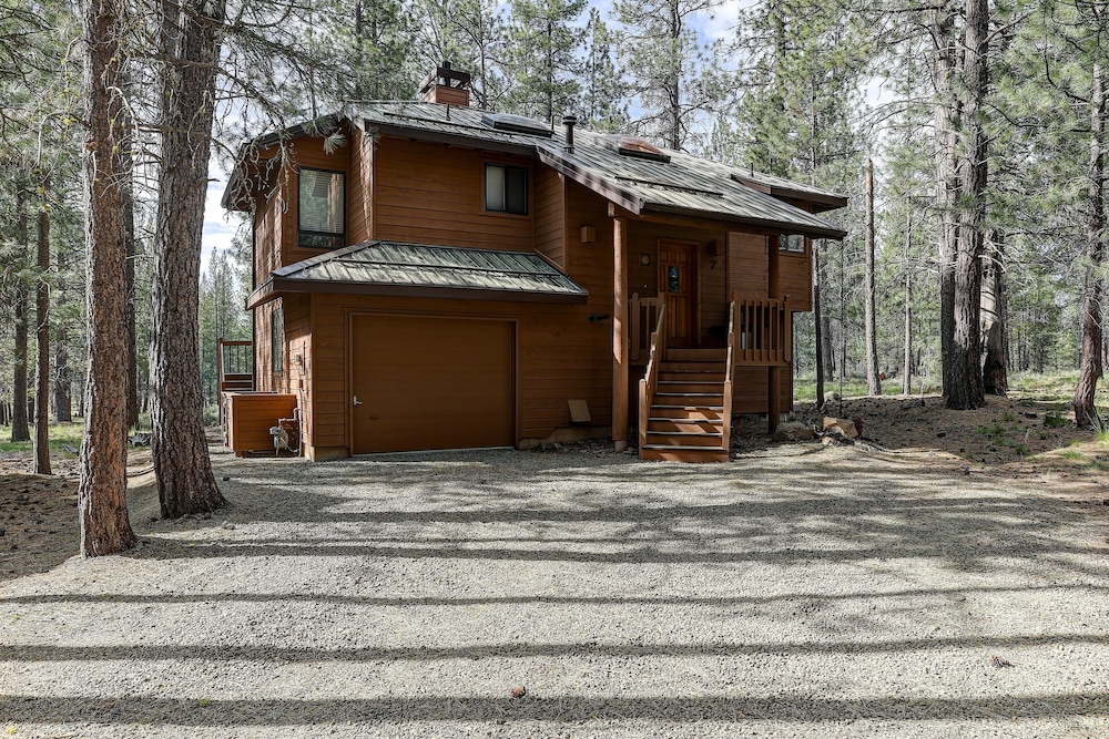 7 Cedar Private Cul de sac include Hot Tub with Forest View by RedAwning - photo 27