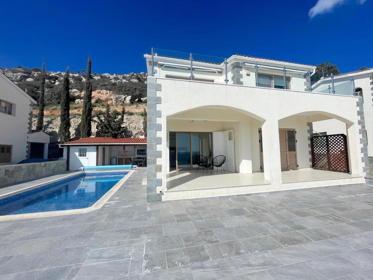 Stunning Sea View And Pool Villa the View