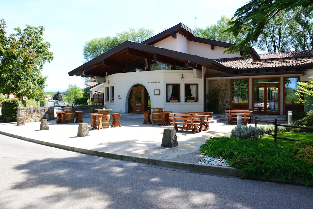 Albergo Vinnaeria La Baita — hotel in Capriva Del Friuli
