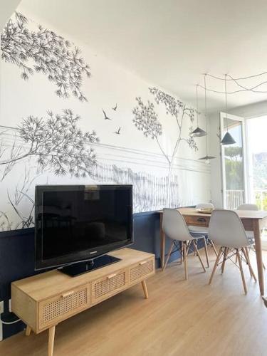 Panisse Parking Clim Wifi in Cassis, France