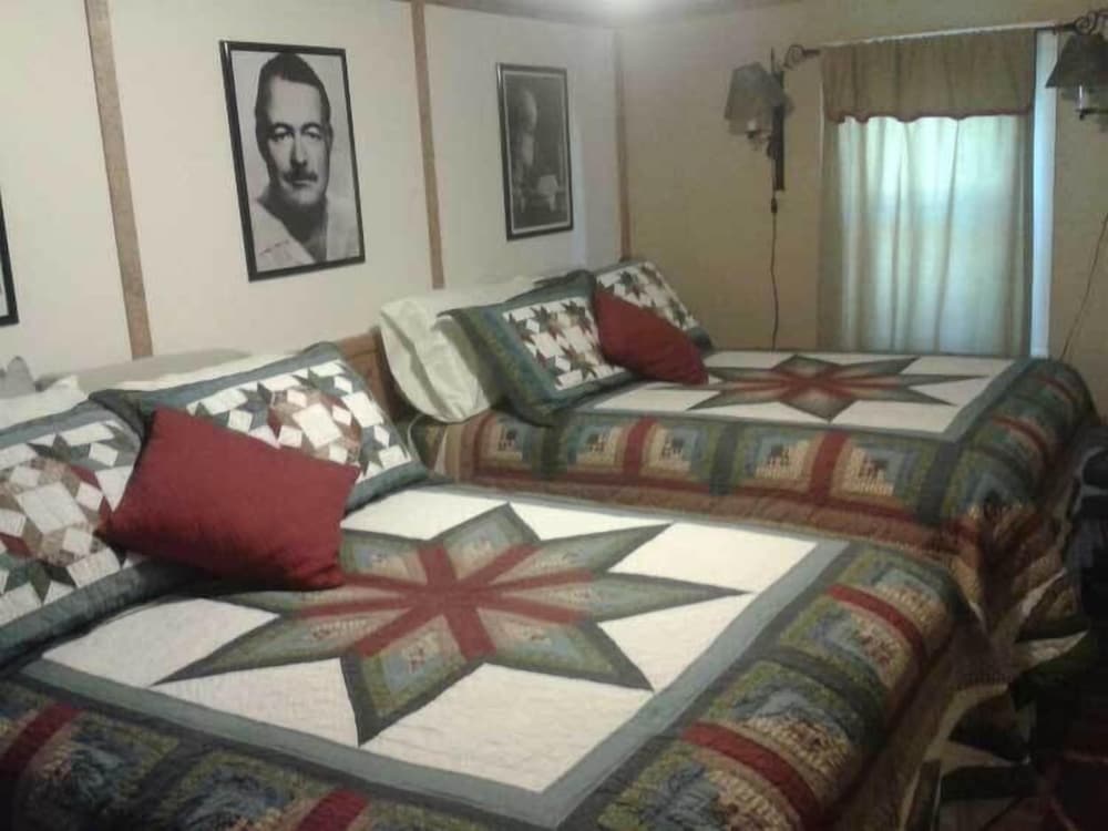 The Twin Lakes Inn - photo 12