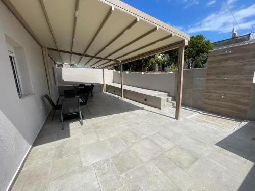 Andrea's Luxury Apartments in Nea Fokaia — 4-Star Luxury Hotel in Nea Fokaia, Greece