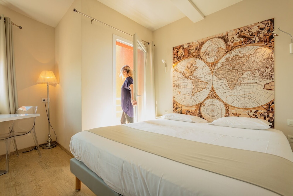 Hotel Grand Cap Rooftop Pool — Agde