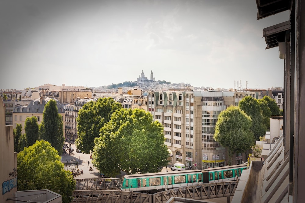 Libertel Canal Saint Martin
