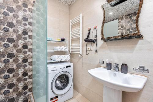 LE Home Cozy 2 BR apartment in Saburtalo