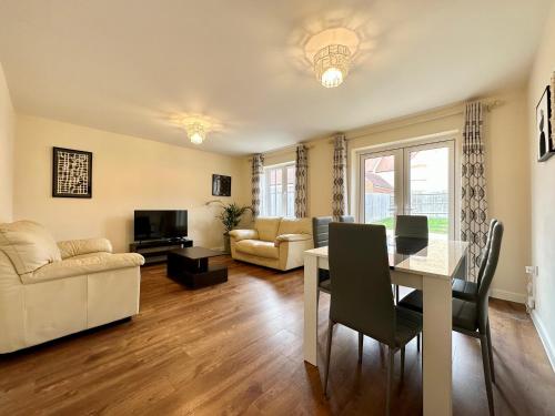 Homely 3 bedroomed House in Bicester — 4-Star Luxury Hotel in Bicester, United Kingdom