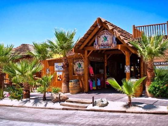 Pirate Cove Resort & Marina - carbon neutral hotel in Needles