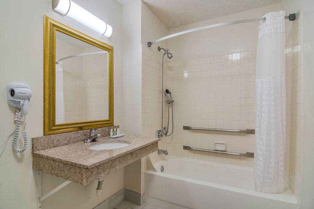 Quality Inn Marietta near Dobbins ARB - photo 29