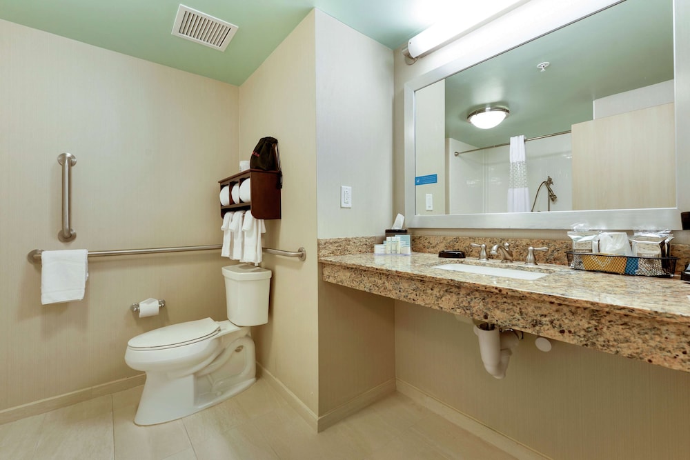Hampton Inn & Suites Gulfport I 10 - photo 43