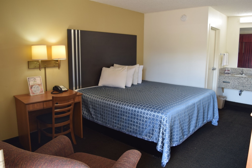 Oak Tree Inn Livonia West - photo 7