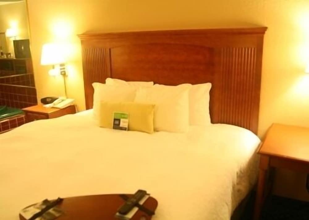 Hampton Inn & Suites Cordele - photo 15