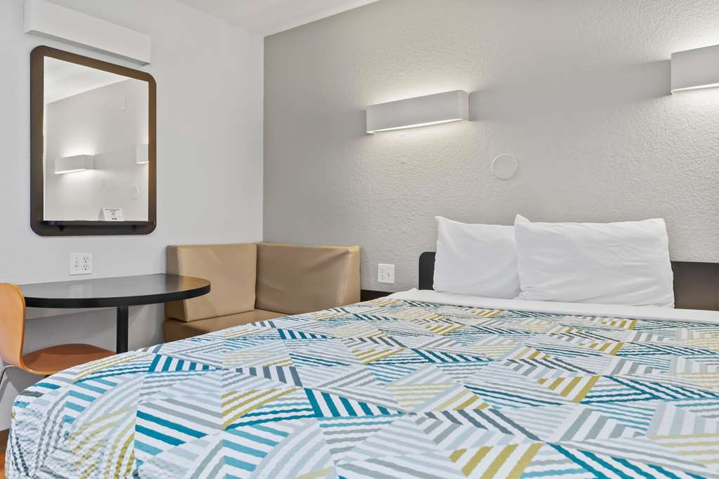 Motel 6 Ventura CA Beach - photo 6