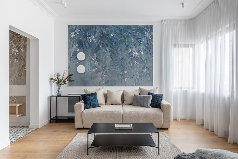 Luxury Piata Romana 2br Urban Sanctuary by Holt — 4-Star Luxury Hotel in Bucharest, Romania