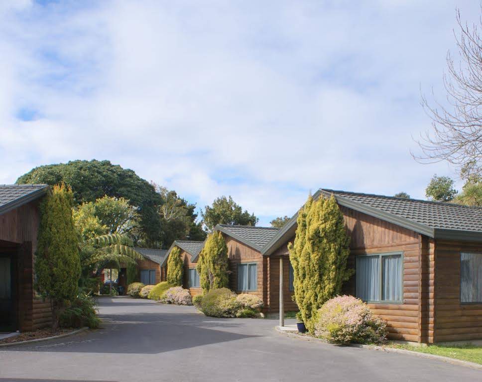 Cottage Park Travel Lodge & Conference Centre