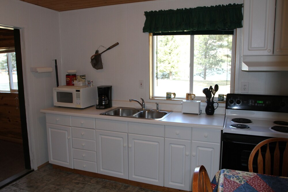 Lakeside Resort and Motel - photo 25
