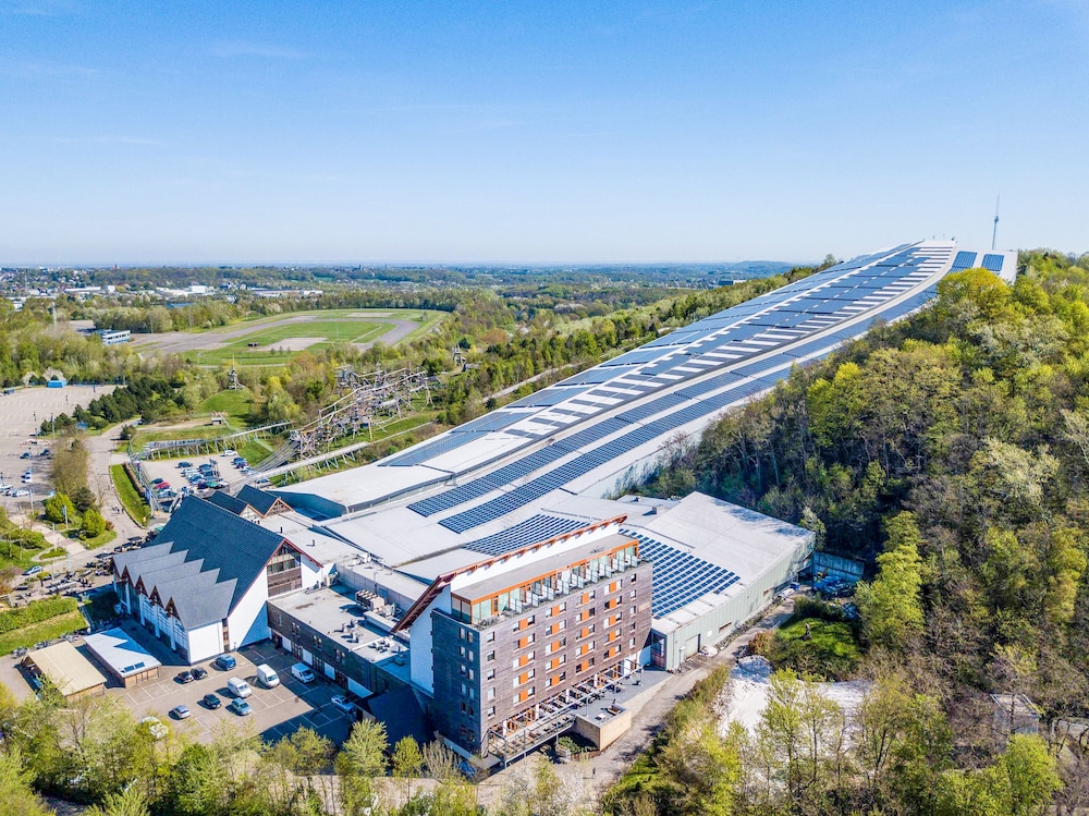 Alpine Hotel by SnowWorld — hotel in Heerlen