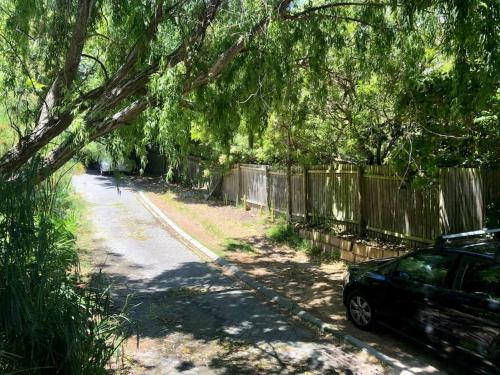 Fig Tree Cottage Close to Sea and Shops