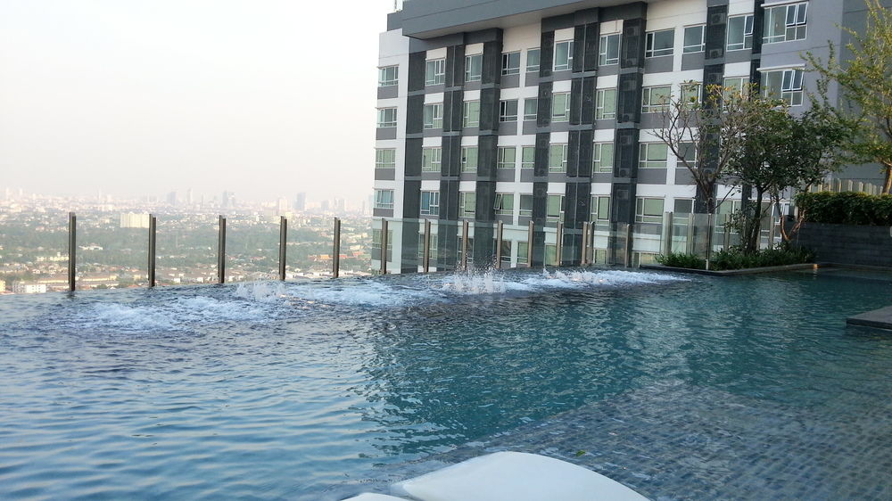 Bluetel Residence Tiwanon Station — 4-Star Luxury Hotel in Mueang Nonthaburi, Thailand