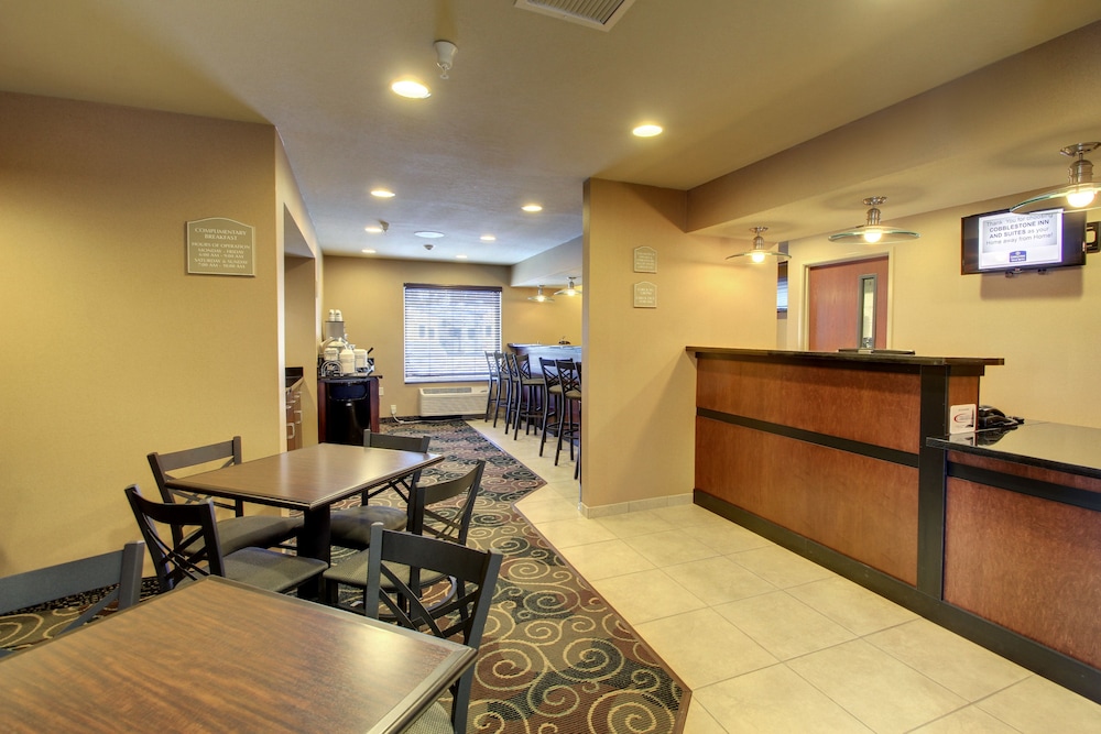 Cobblestone Inn & Suites Rugby - photo 2