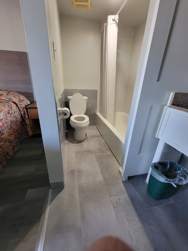 Maxim Iii Motel - photo 9