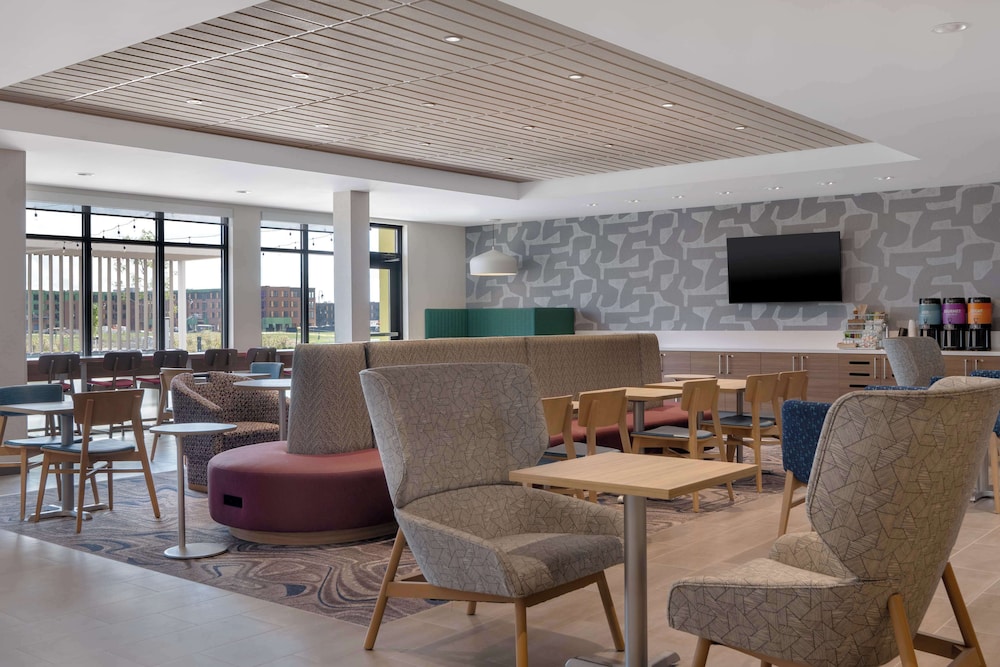 Home2 Suites by Hilton Sheboygan — Sheboygan — photo 3