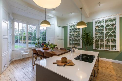 Family friendly big beautiful 17th Century house