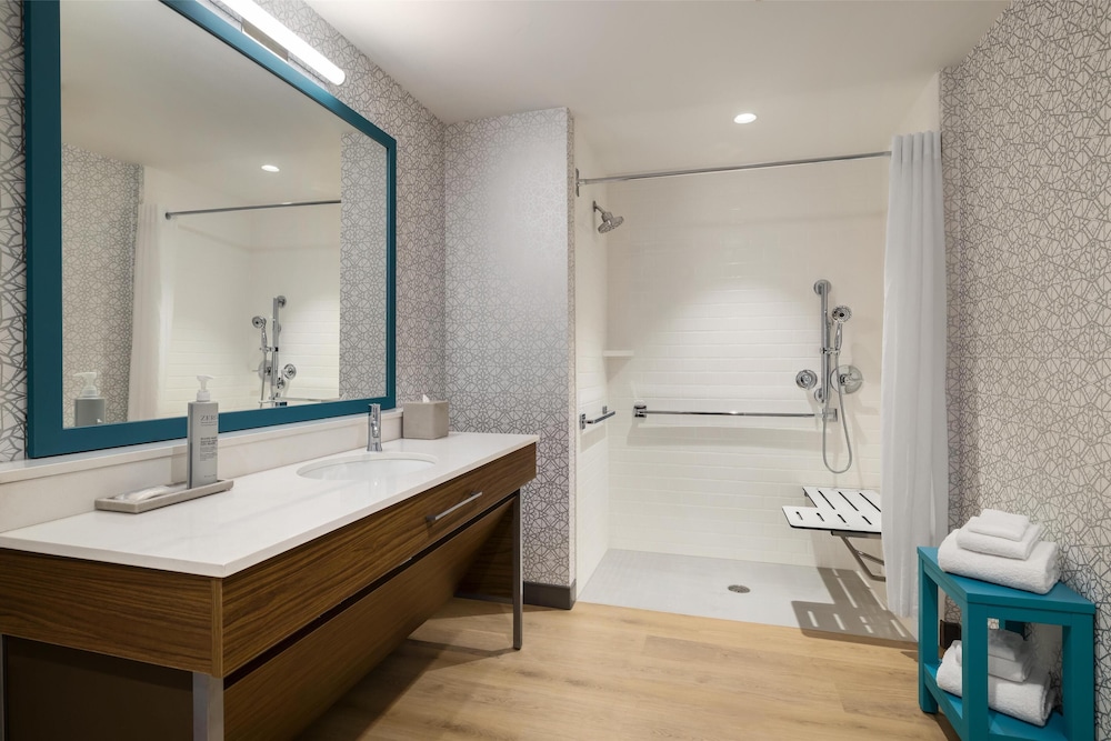 Hampton Inn & Suites by Hilton Maui North Shore - photo 37