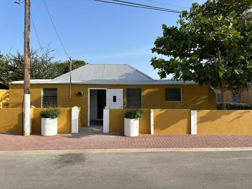 Casita De Rincon 1 — Unknown City
