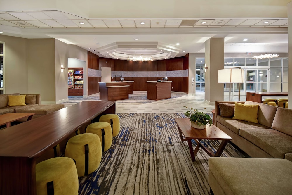 Embassy Suites Charleston - photo 4