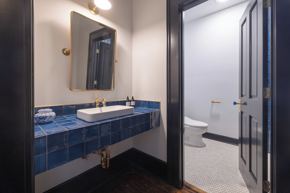 Hotel Hardware - photo 20