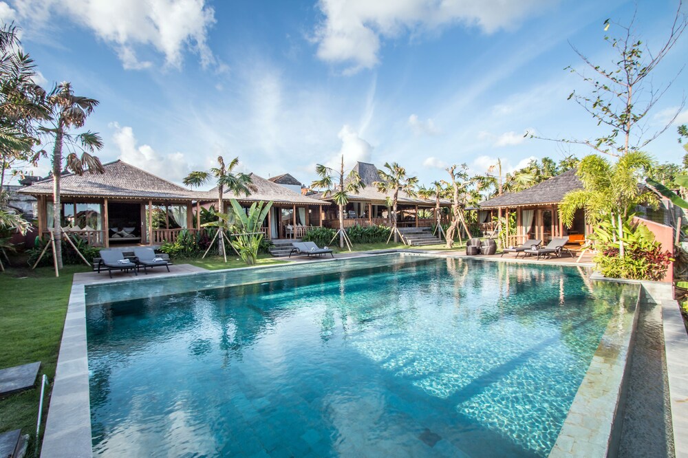 Villa Sylvia — 4-Star Luxury Hotel in Kerobokan, Indonesia
