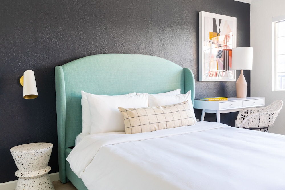 Signature Inn Oakland - photo 18
