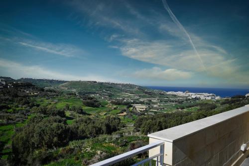 Cliff Edge Apartment in Xaghra — 4-Star Luxury Hotel in Xaghra, Malta