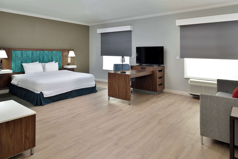 Hampton Inn & Suites Greenville - photo 30