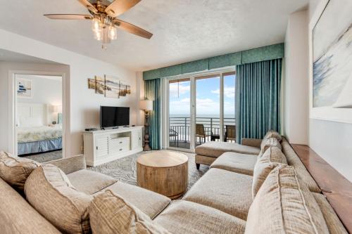 Newly Renovated Paradise Direct Oceanfront 3BR at The Wyndham Ocean Walk Resort in Daytona Beach, United States