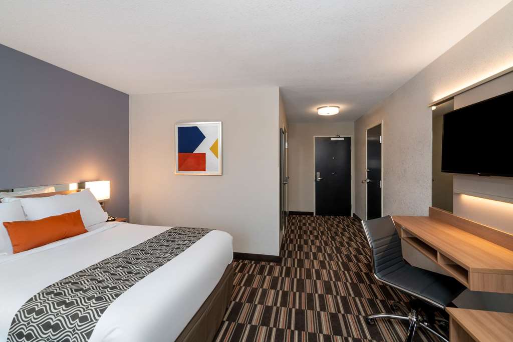 Microtel Inn & Suites by Wyndham Carlisle - carbon neutral hotel in Carlisle