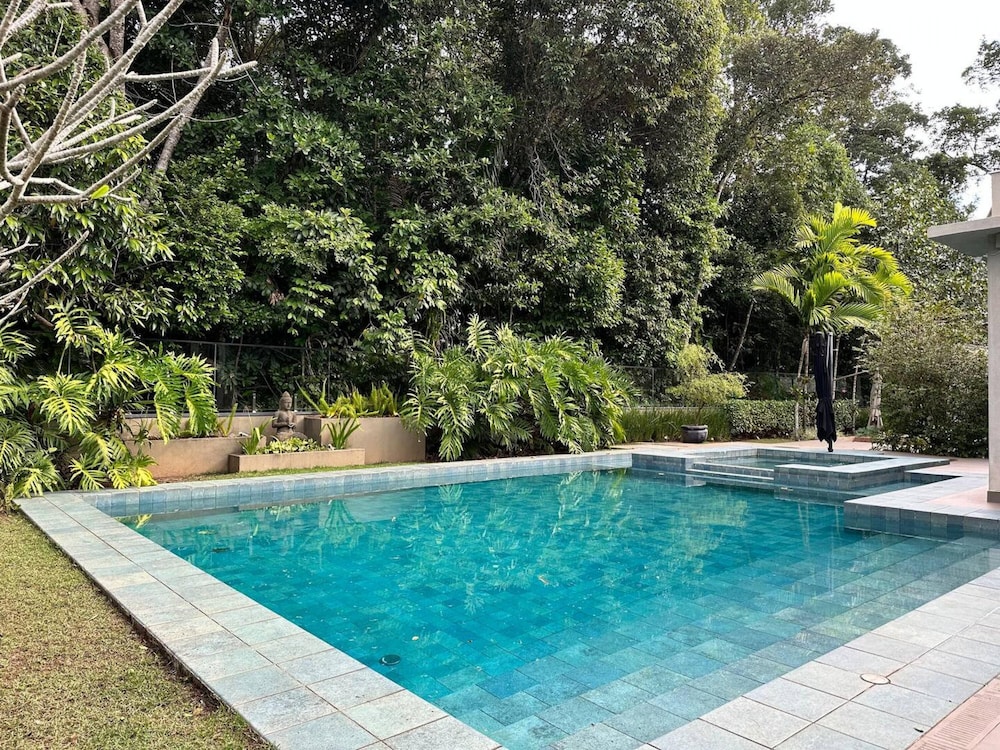 Mans o 6 Suites Riviera in Bertioga, Brasil