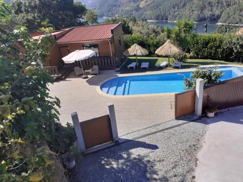 Casa das Camélias — 4-Star Luxury Hotel in Vieira Do Minho, Portugal
