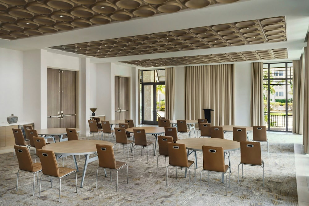AC Hotel by Marriott Naples 5th Avenue - photo 65