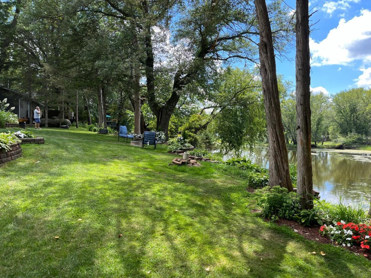 Breezeway Bay Waterfront Full House — 4-Star Luxury Hotel in Wisconsin Dells, United States